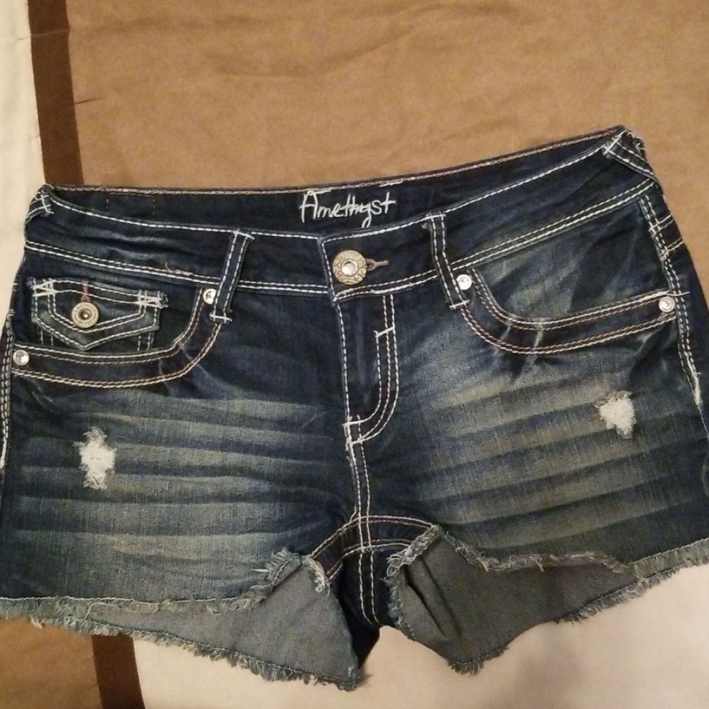 Amethyst Jean Shorts in Size 7